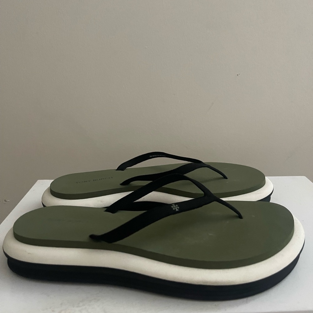 Brand New Tory Burch Flip Flops